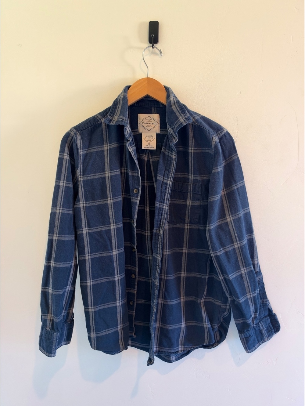 St. John’s Bay Men’s Medium Blue Plaid Flannel Shirt 100% Cotton